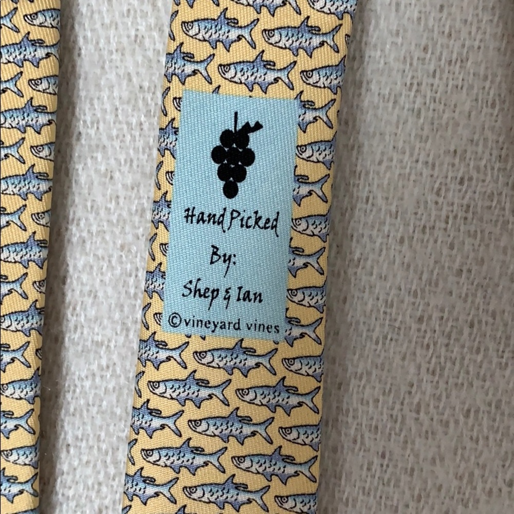 Vineyard Vines Men’s Yellow Necktie Hand Picked - Picture 3 of 5